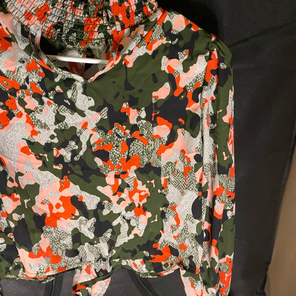 Camouflage Patterned Top - Picture 10 of 10